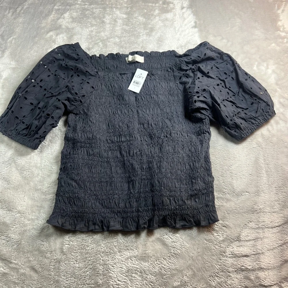 NWT Loft Women's S Smocked Eyelet Puff Sleeve Top Charcoal Grey 30162037